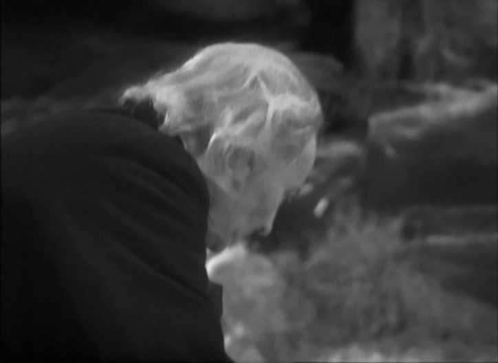 Doctor Who - S01E01 (001) - An Unearthly Child (2) - The Cave of Skulls.avi_20151210_172535.046.jpg