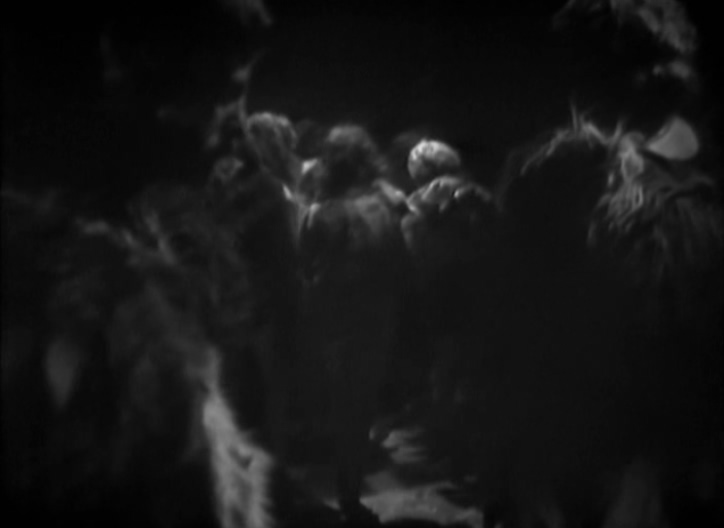 Doctor Who - S01E01 (001) - An Unearthly Child (2) - The Cave of Skulls.avi_20151210_180632.515.jpg