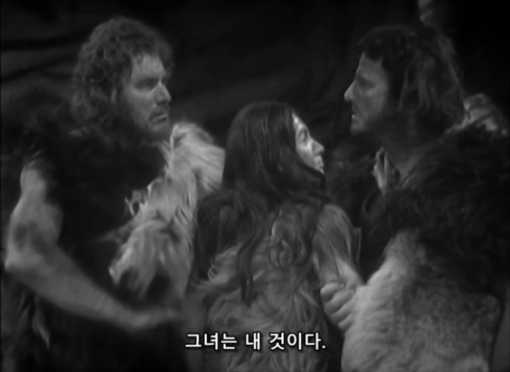 Doctor Who - S01E01 (001) - An Unearthly Child (2) - The Cave of Skulls.avi_20151210_181257.234.jpg