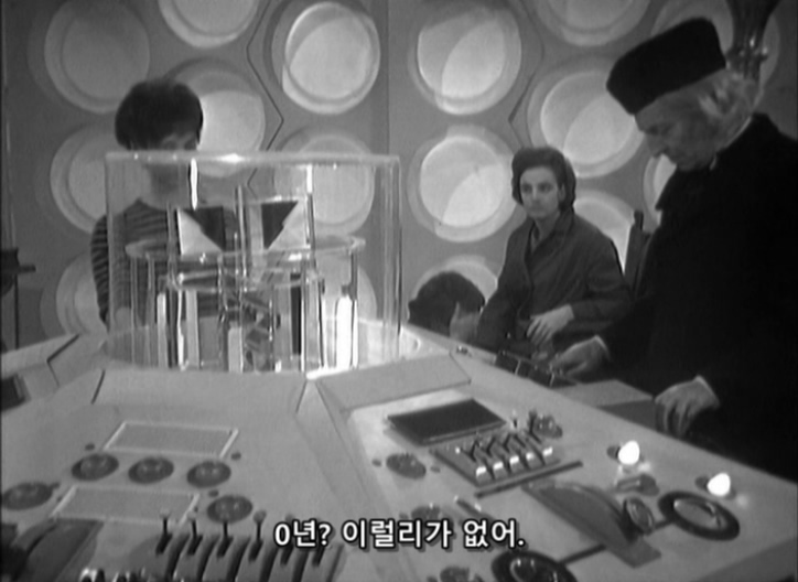 Doctor Who - S01E01 (001) - An Unearthly Child (2) - The Cave of Skulls.avi_20151210_172401.359.jpg
