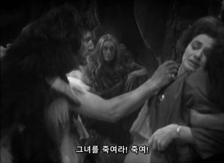 Doctor Who - S01E01 (001) - An Unearthly Child (2) - The Cave of Skulls.avi_20151210_181103.734.jpg