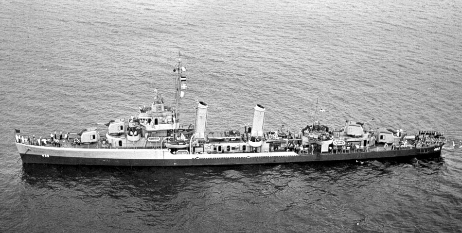 DD495 USS Endicott.jpg