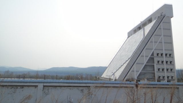 New_long_range_early_warning_radar_system_revealed_in_China_640_001.jpg