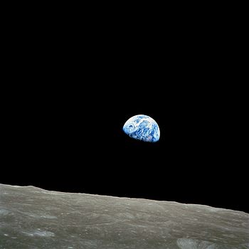 350px-NASA-Apollo8-Dec24-Earthrise.jpg
